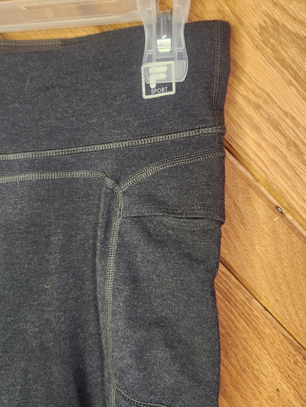 Fila Sport Small Dark Gray Active Cropped Leggings with Side And Back Pockets - Picture 3 of 10